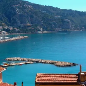 https://t2-a-menton-vue-mer-proche-plage.fr-provencehotel.com